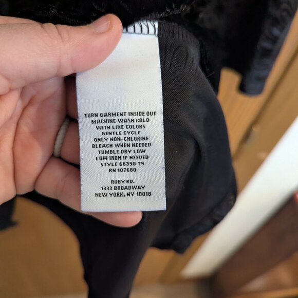 Ruby Rd. Velvet Soft Paisley Charcoal/Black Top w/ Asymmetrical Hem-PM - Picture 3 of 6